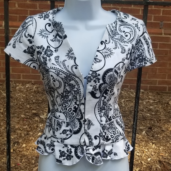 White House Black Market Jackets & Blazers - White House Black Market (xs)